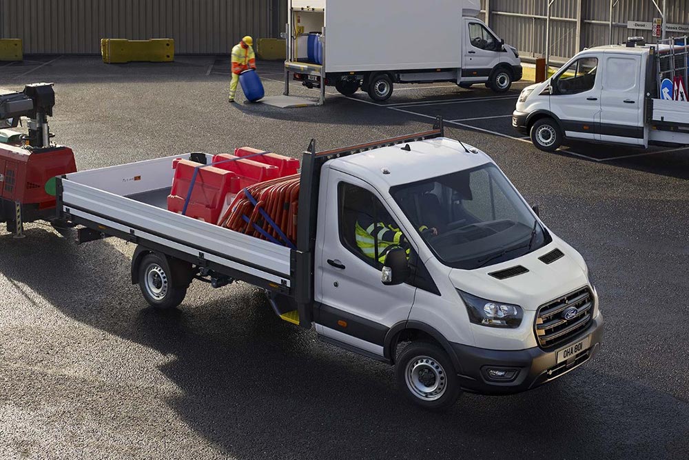 Ford E-Transit Chassis Cabine blanc