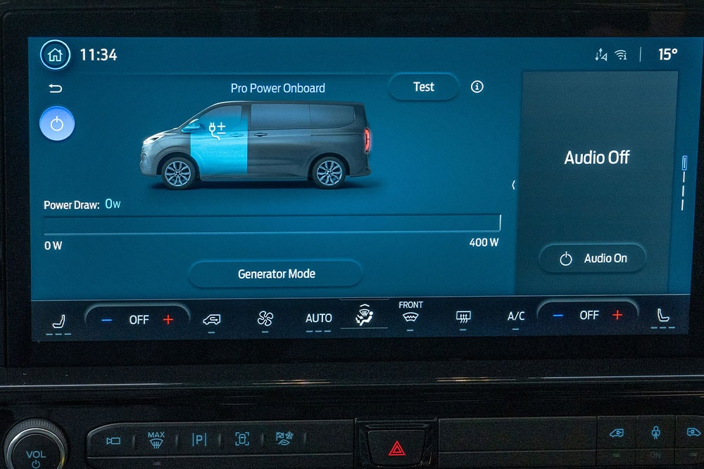 L’écran du tableau de bord du Ford E-Tourneo Custom affiche le système Pro Power Onboard, contrôlant la puissance de sortie.