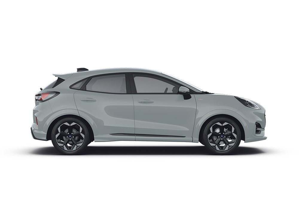 Un Puma argenté de la gamme de petites voitures Ford.