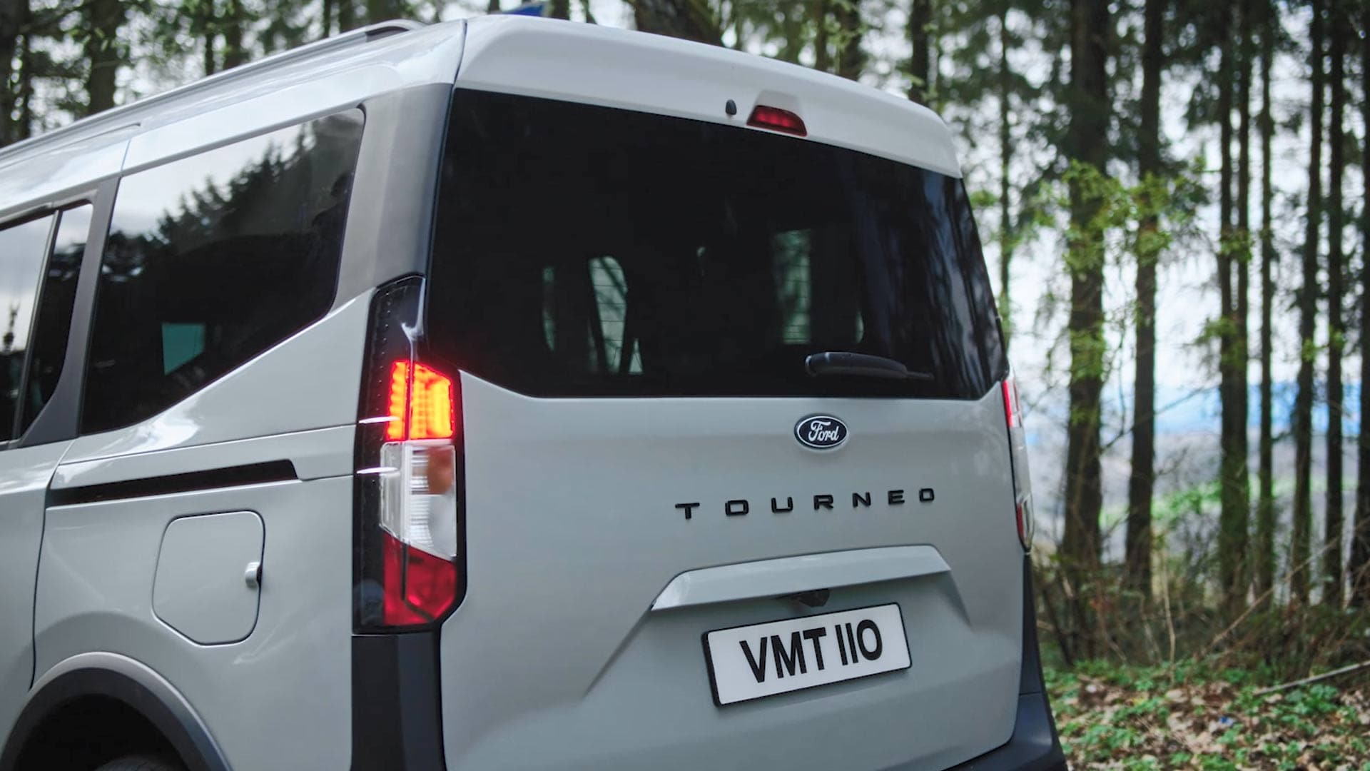 Ford E-Tourneo Courier Active arrière