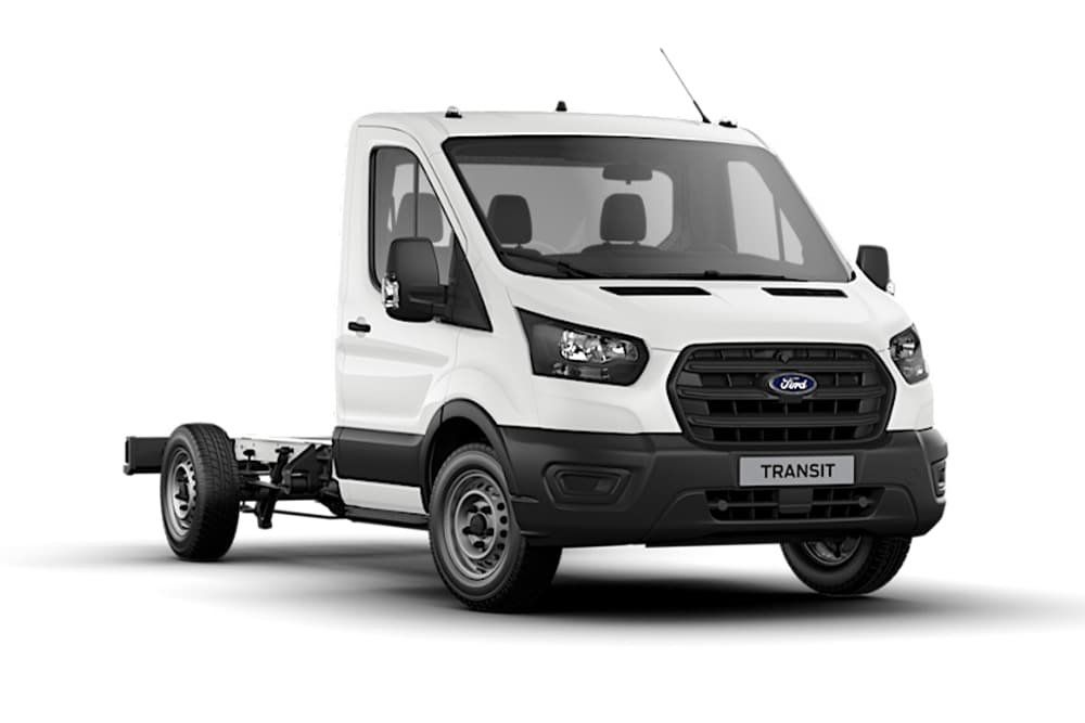 Fourgon Ford Transit châssis-cabine simple blanc modèle de base sur fond blanc.